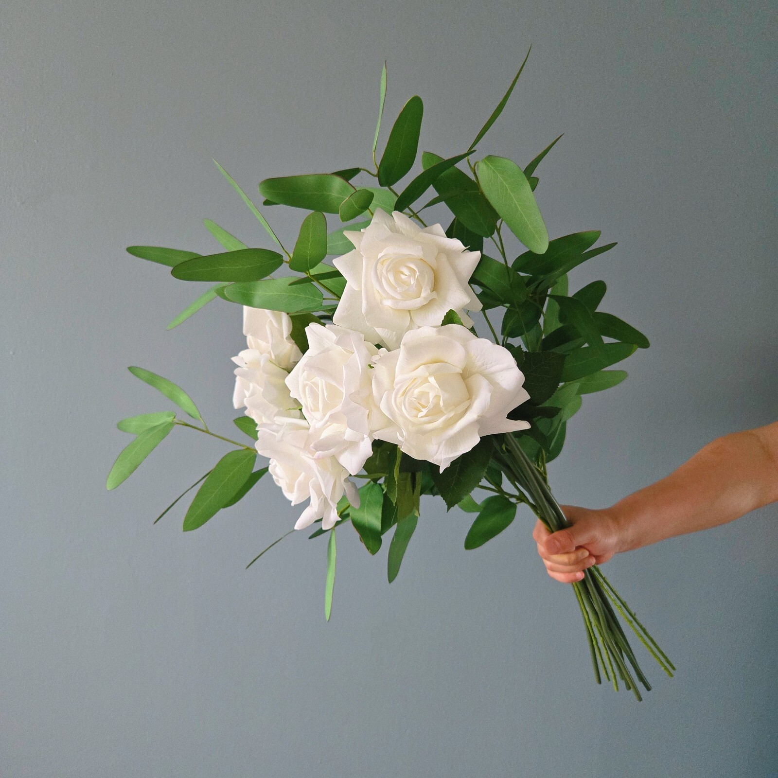 12pcs Artificial Natural White Rose Eucalyptus Leaves Bouqute
