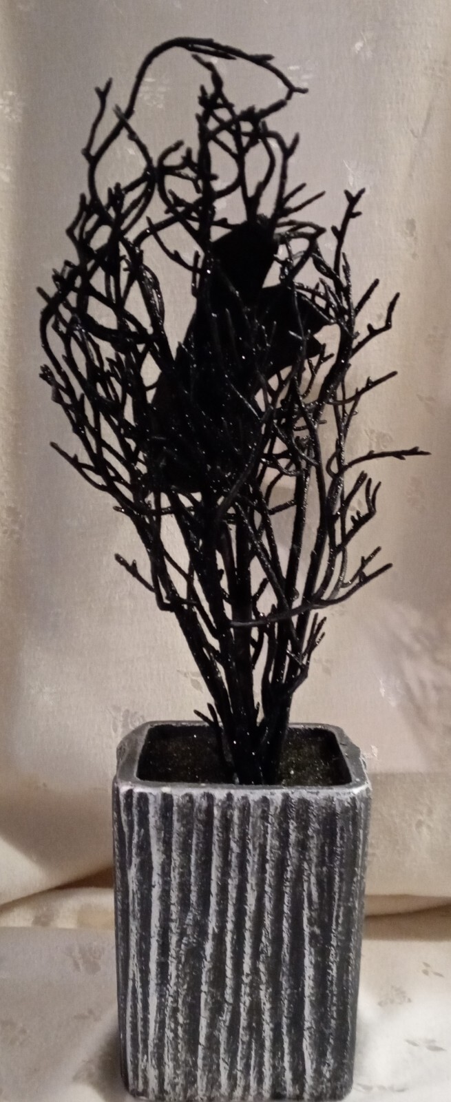 NWT Halloween Floral Arrangement-Blk Glitter Crow in Blk Glitter Tree – 16″T