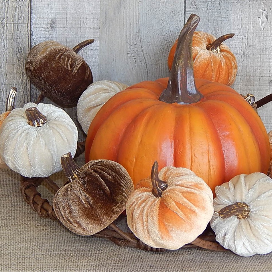 NEW Fall Pumpkin Wreath – Felt Pumpkins with Gold Colored Stems 10″