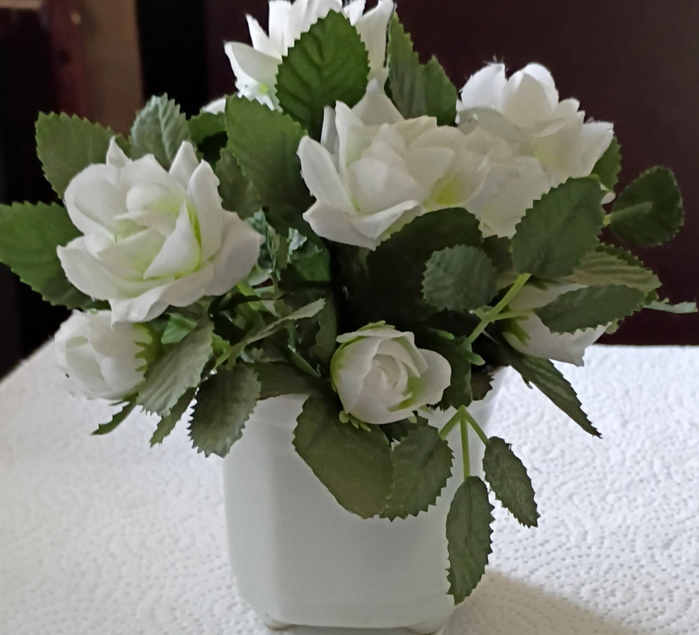 Brinnco Artificial White Rose Flower Arrangement in Ceramic Pot