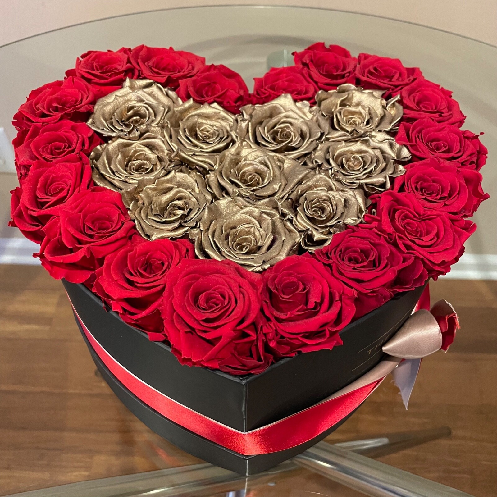 Used The Million Roses Heart Black Box Red Gold Roses with Lid Forever