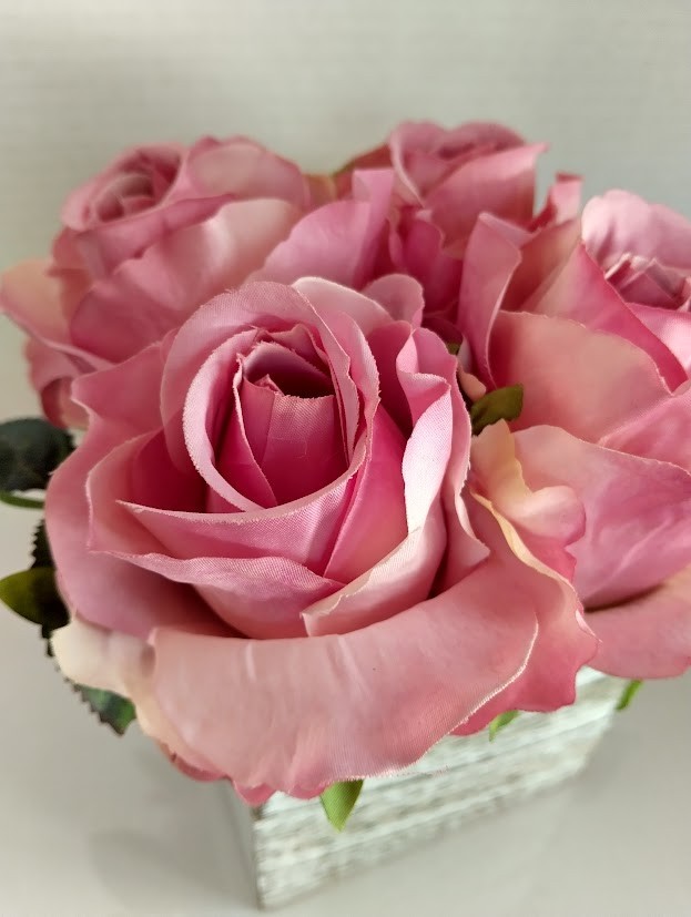 PINK rose table decoration