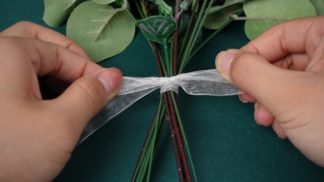 200 Pcs Mixed Eucalyptus Leaves Stems – Bulk Faux Greenery for DIY Bouquets & De