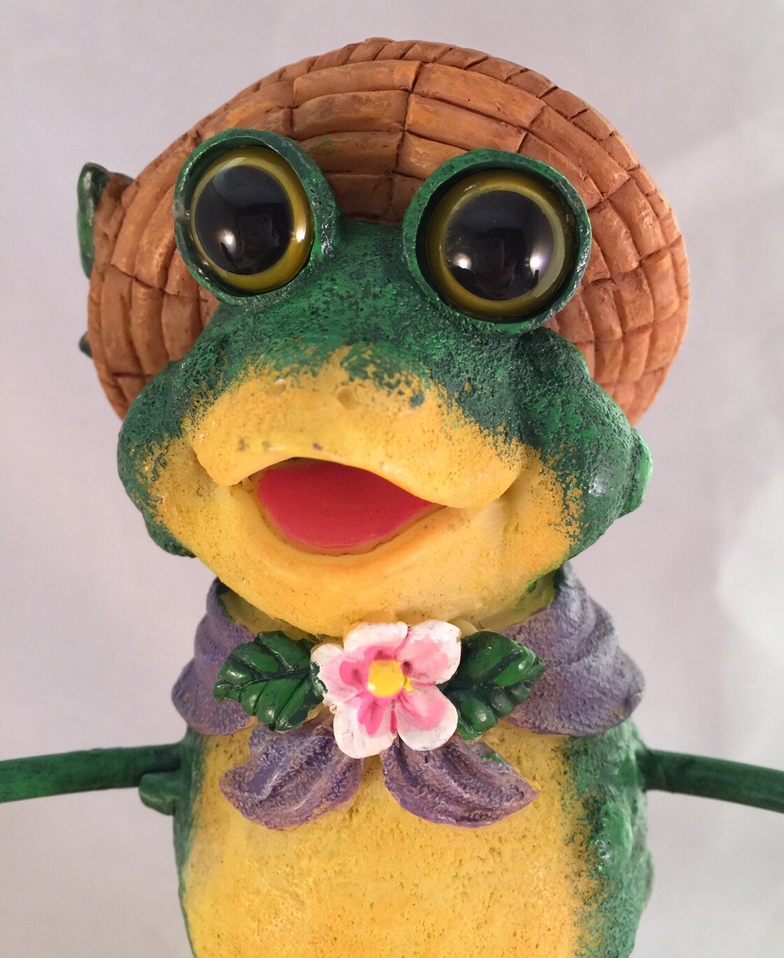 VALENTINE FROG HEART FIGURINE LADYBUG BEES FLOWER STRAWBERRIES S1-2