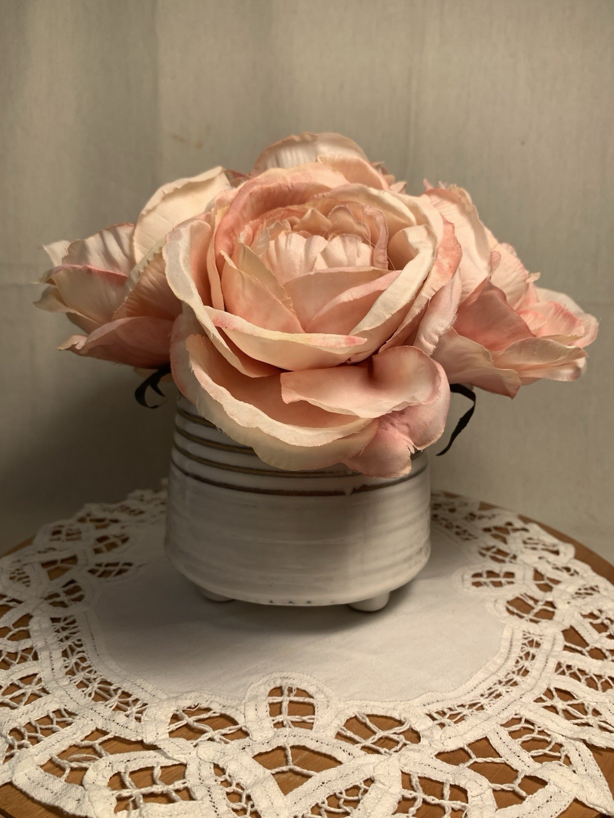Beautiful Pale Pink Rose Arrangement (6 Large Flowers) In A Footed Ceramic Bowl