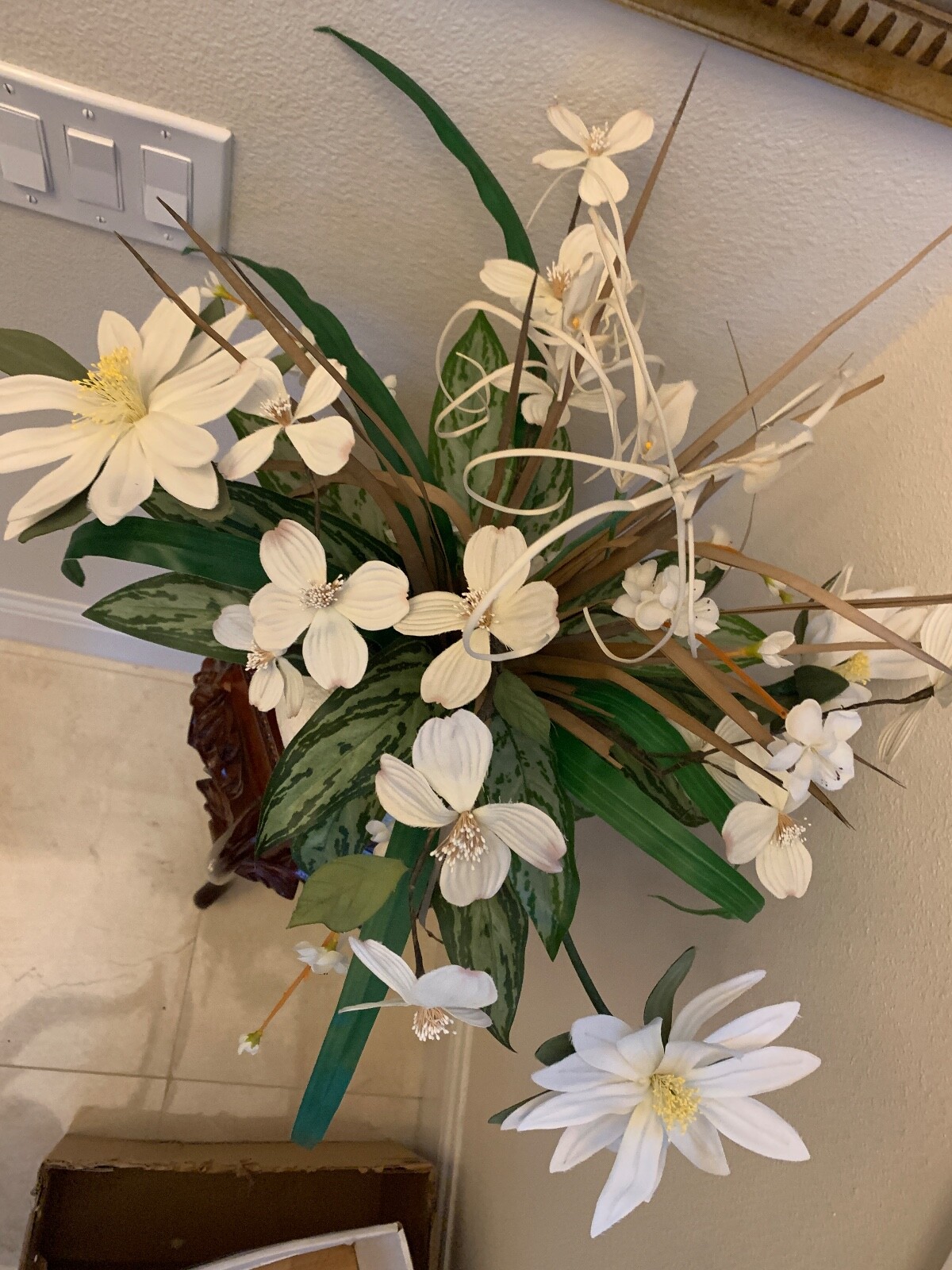 Floral Arrangement Epiphyllum Dogwood Silk flowers Tabl Centerpiece Ceramic Vase