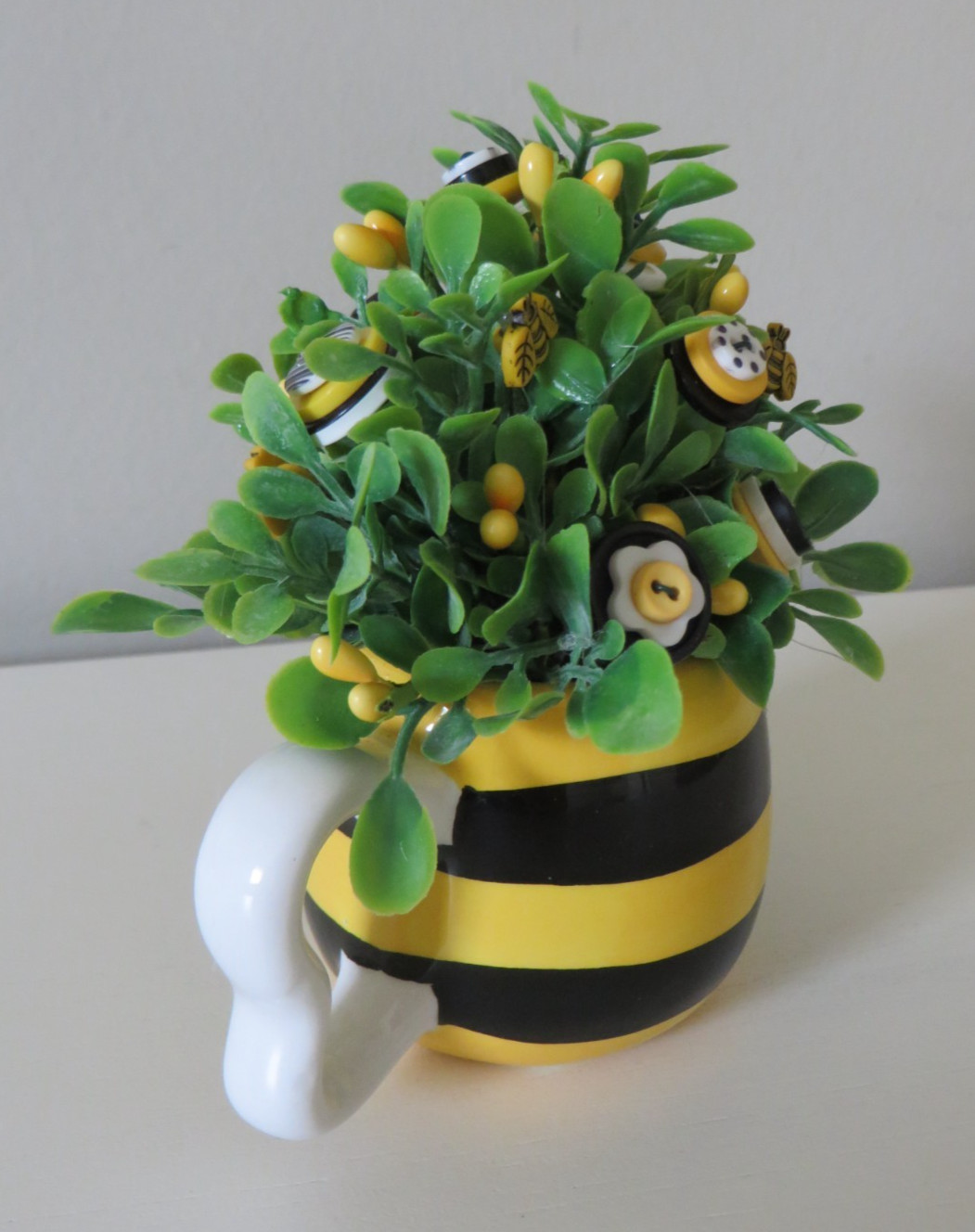 Button Flower Bouquet in MINI Bee Themed Espresso Mug – Summer Home Decor #649