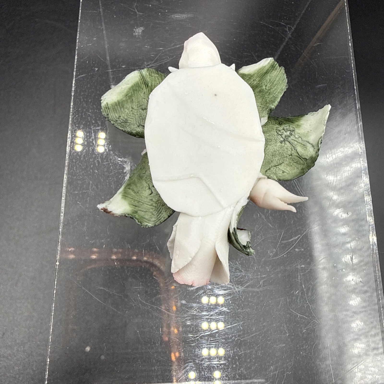 8 BEAUTIFUL PORCELAIN PINK ROSES W/ Full Bloom, 2 Buds & Green & White Leaves.
