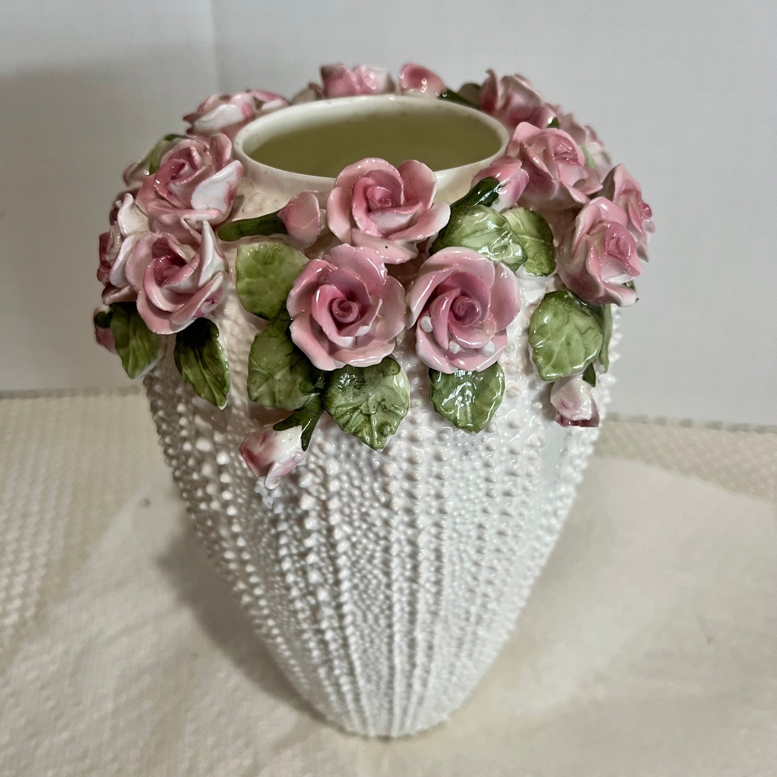 Vtg Jolie Fleurs Bone China Vase By Seymour Mann Sculptured Pink Roses 8-1/2″ T