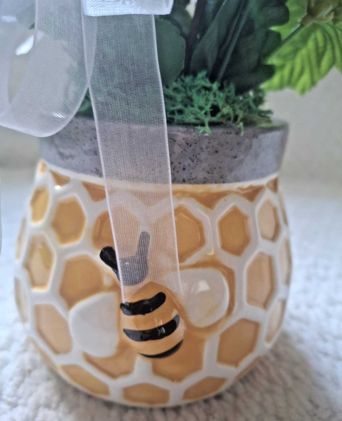 Bumble Bees & Flowers, floral Arrangement, Centerpiece ADORABLE