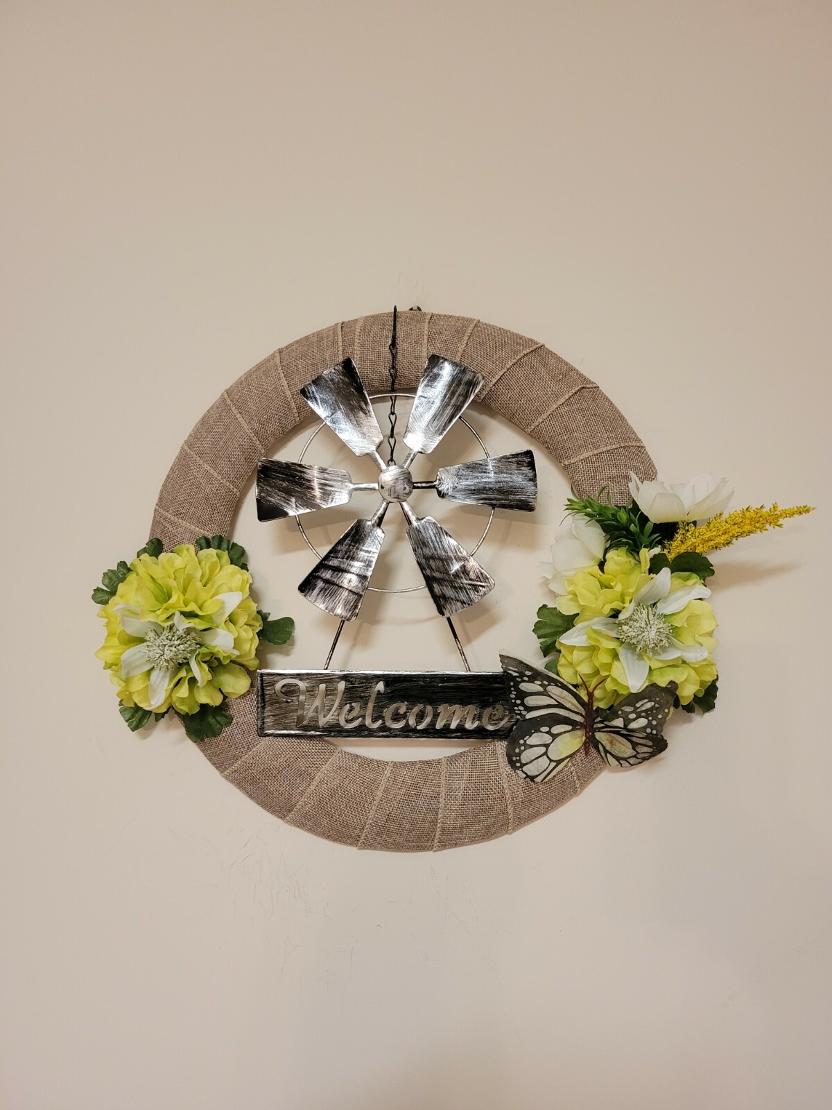 WELCOME windmill COUNTRY flowers Astras green white burlap WREATH Rustic Door