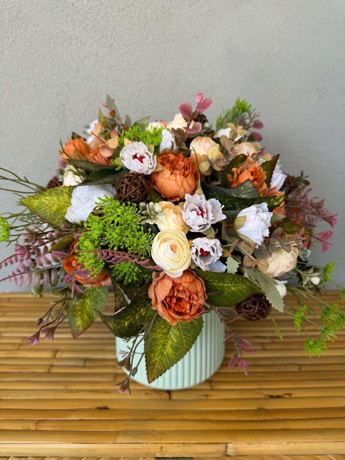 Flower arrangement “Spring“ in a vase, width 16’, height 15’, home decor