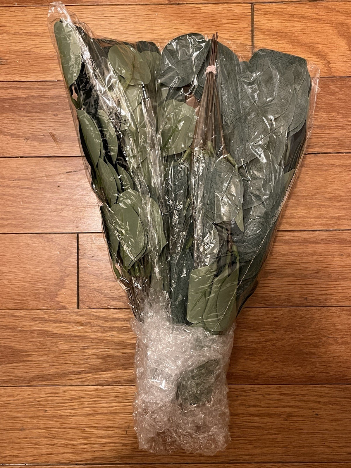 30 Pieces Artificial Eucalyptus Leaves Stems Eucalyptus Long Greenery for Holid