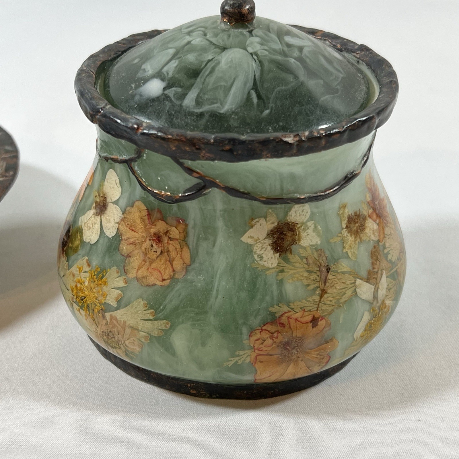 Vintage India Ink Pressed Flower Green Resin Fresh Fields Soap Dish & Container