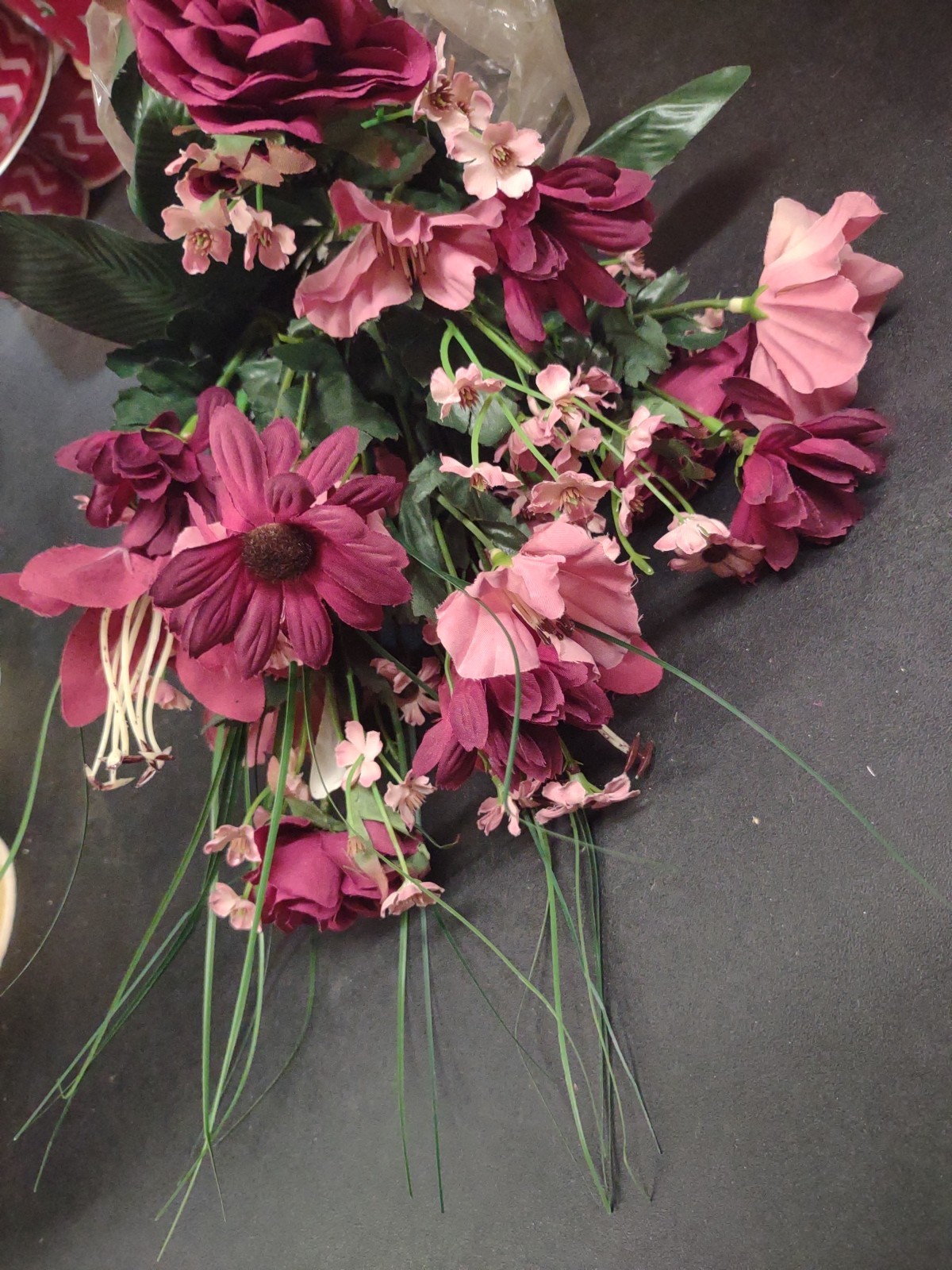 16″ Silk Floral Arrangement Bush, 14 Stems, Rose/Daisy/Tiger Lily, Burgundy