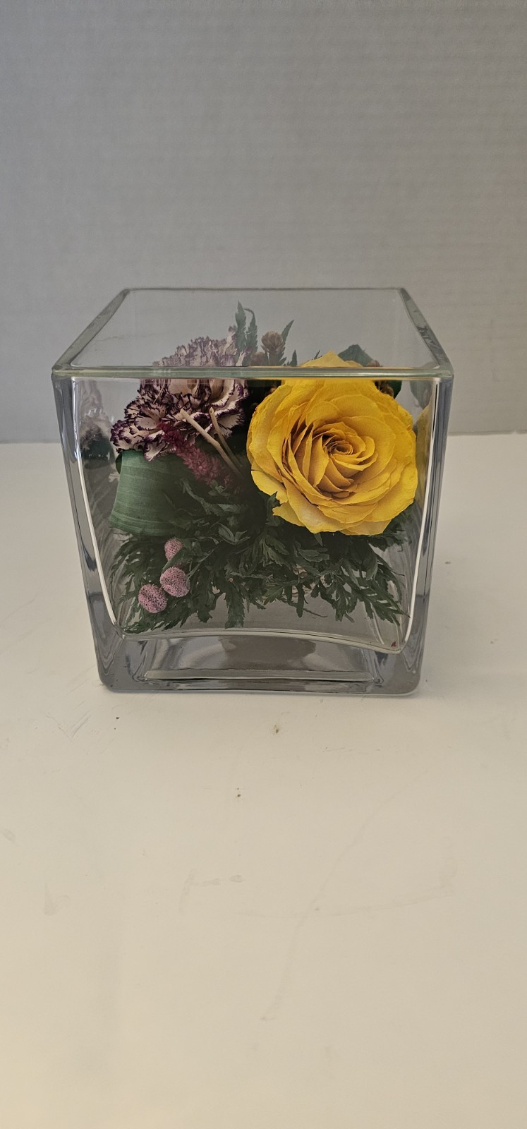Enclosed Cube Glass Vase W/preserved Flowers Orchid Carnation & Rose