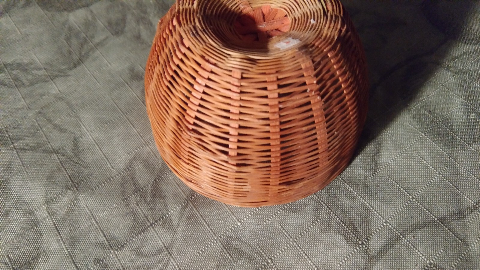 basket apple with two leaves