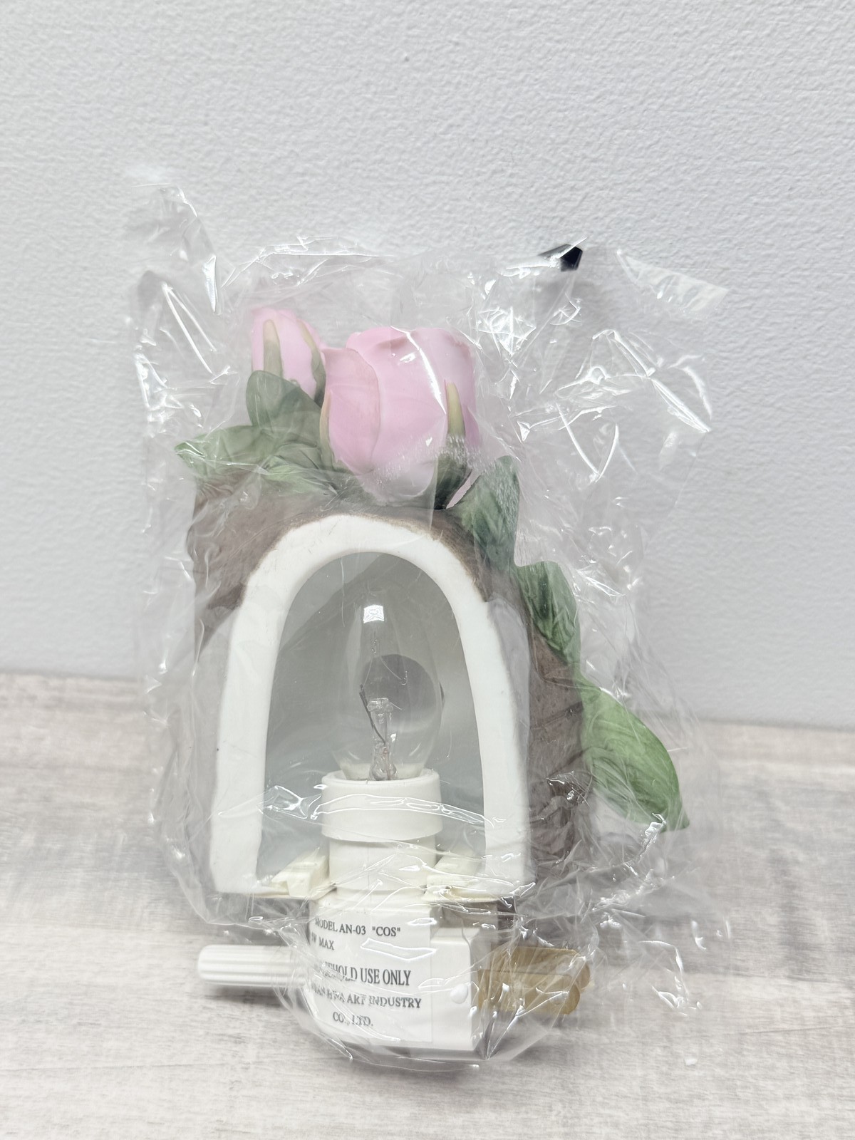 Avon Gift Collection Rose Nightlight Floral Decor Home Accent New in Box