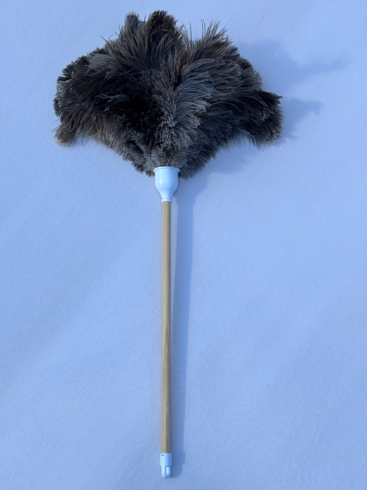 First grade natural soft 25 grm ostrich feather duster 40cm plain wood handle