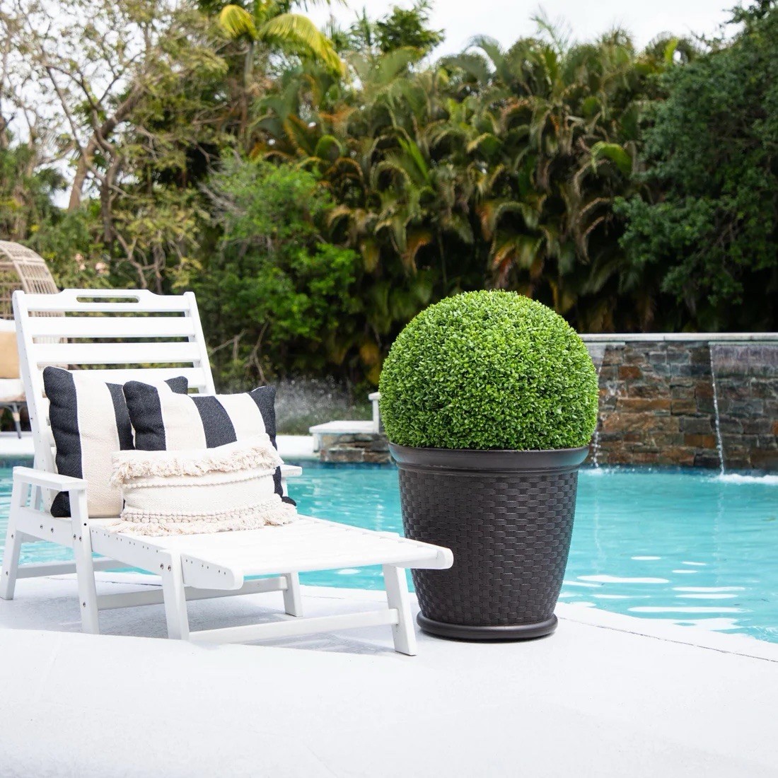 24” UV Resistant Artificial Boxwood Ball Indoor/Outdoor