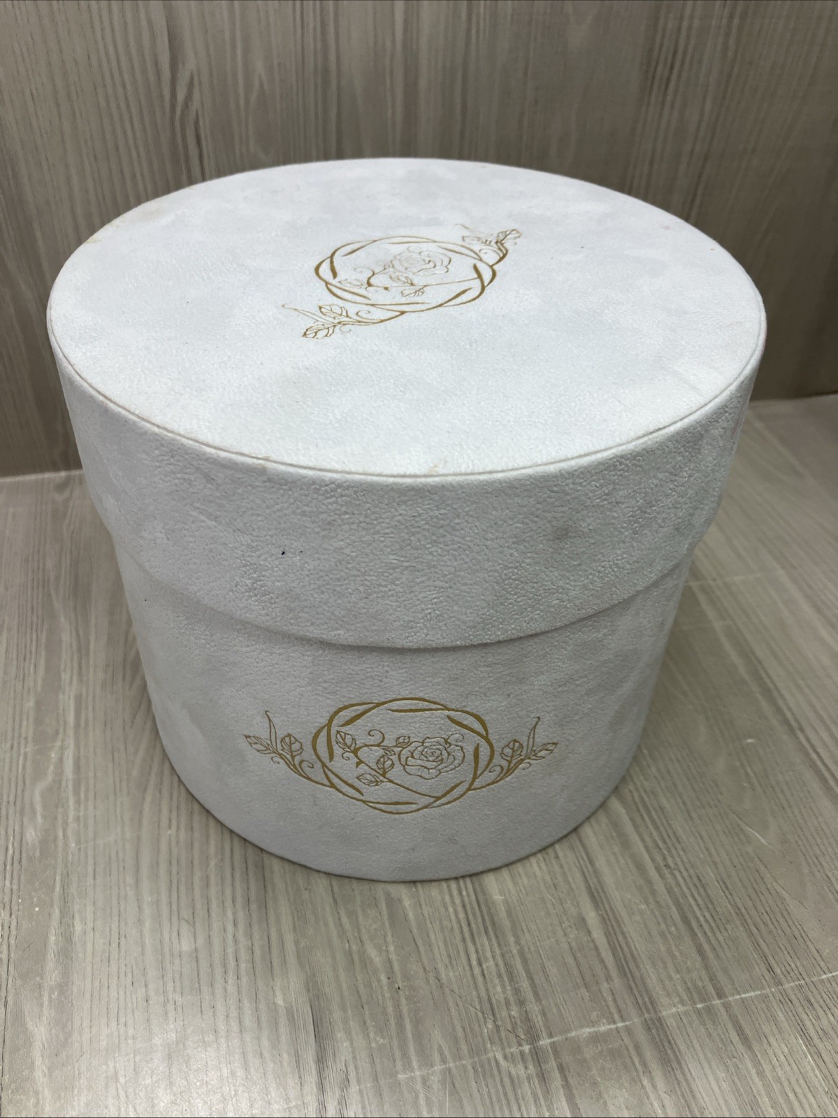 Red Rose Flower Box Arrangement Centerpiece in White Box Floral & Garden Décor