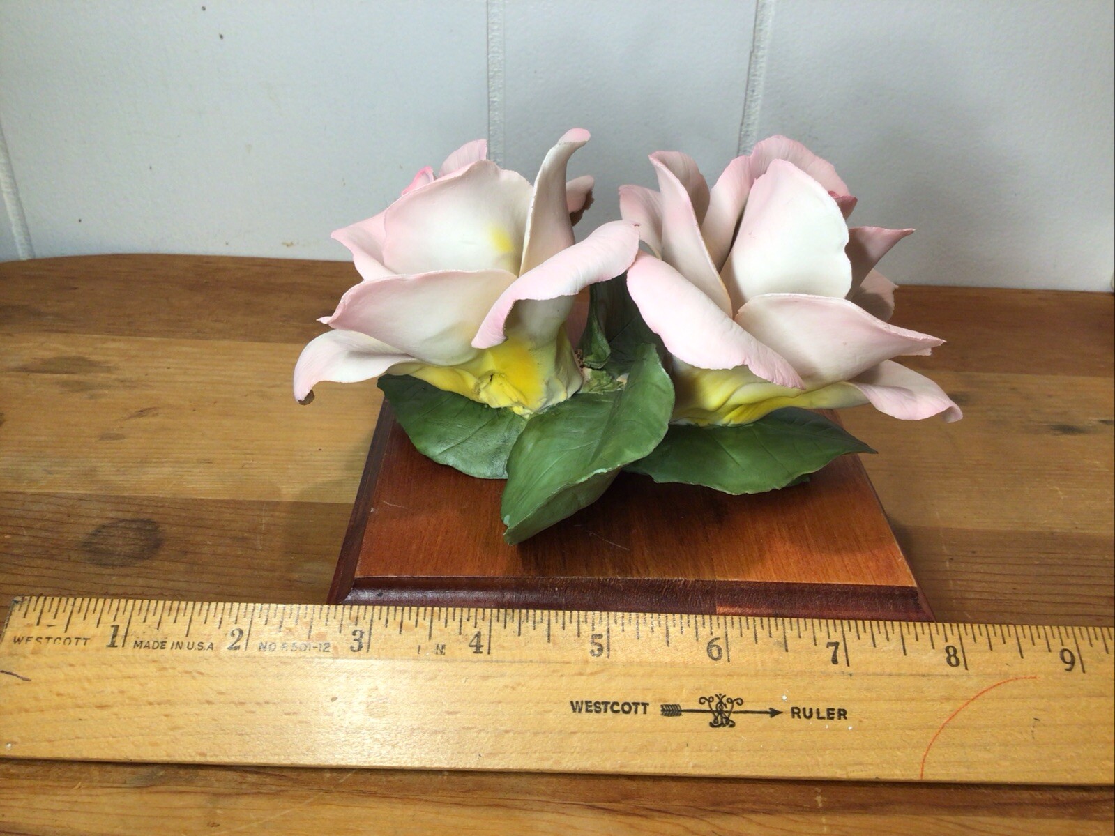 CAPODIMONTE PORCELAIN DOUBLE PINK ROSES BY NAPOLEON OF ITALY,15 Oz., 6.5” L. 5”W