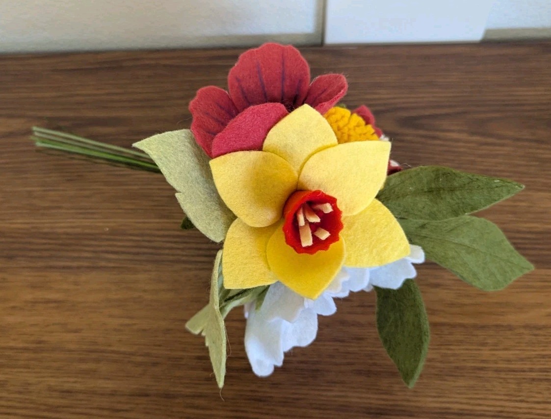 Beautiful Hand Cut Wool Blend Felt Flower Bouquet Gift Wrapped/Great Gift Idea!