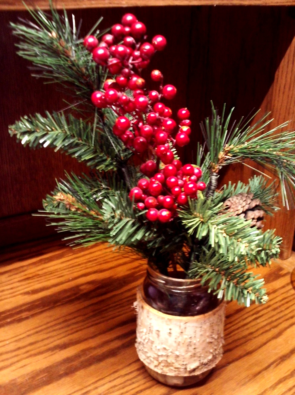 CHRISTMAS 16″ Centerpiece Faux Berries-Greenery-Cones-Glass Jar-Bark-Rocks 1013