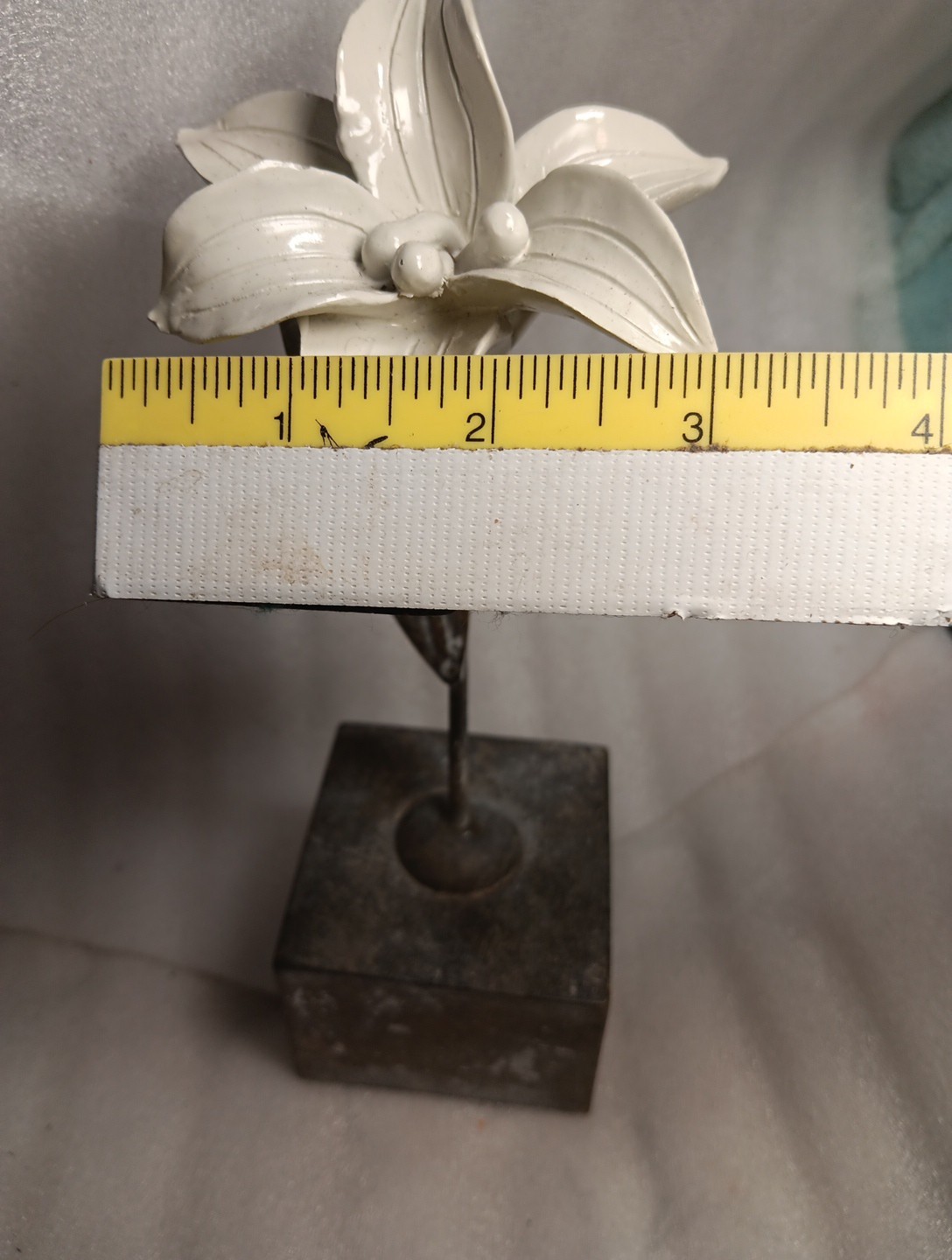 White Lilly By, Ashland Spring Printemps French Chateau Table Top Decor