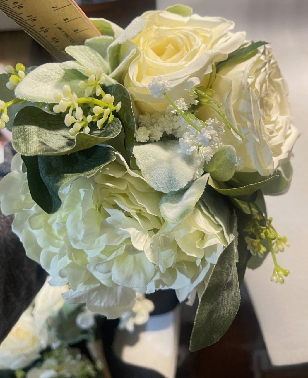 EACH SEMONONIA Bridesmaid Bouquet Wedding Bouquet 2 Ivory roses (5A)