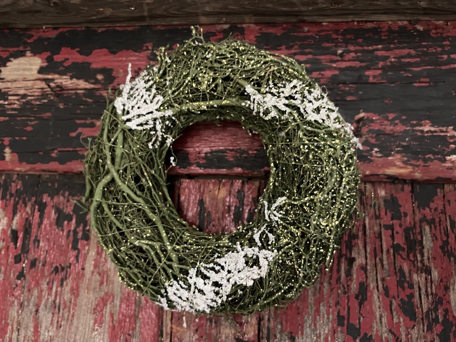 Green Rattan Glittery Snowy Wreath Holiday Decor New Floral Natural Twig 10”