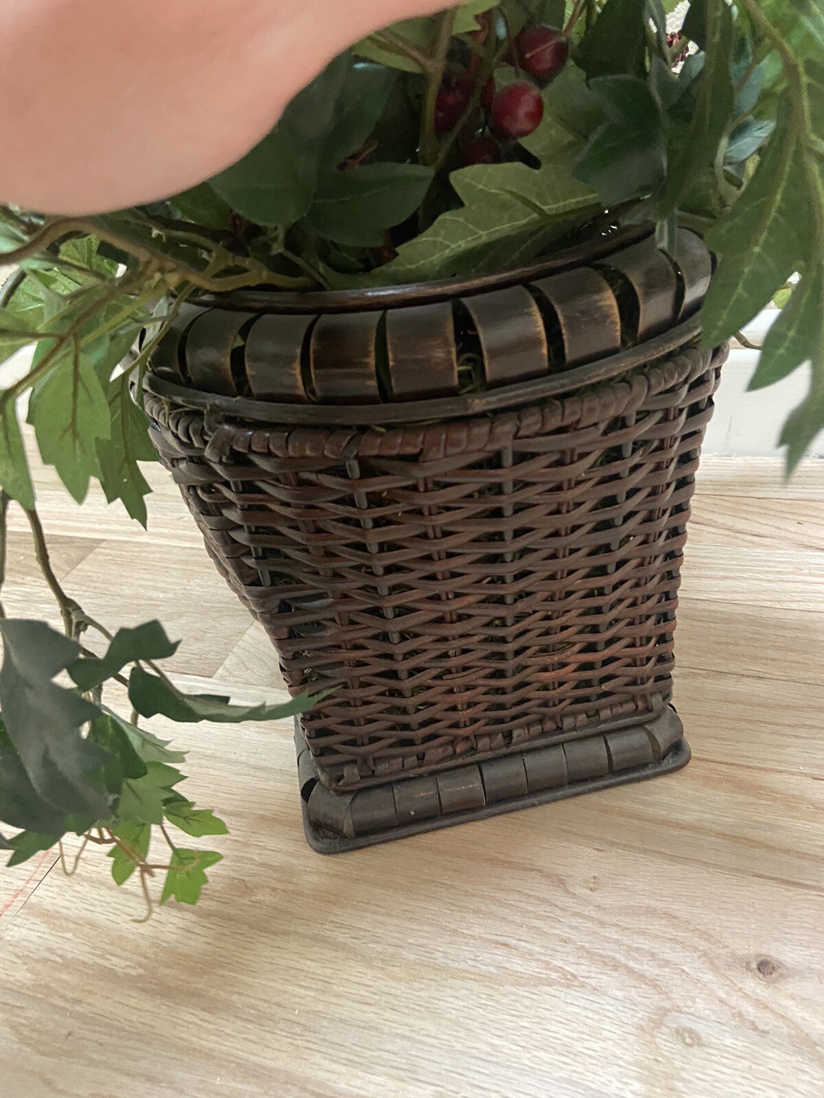 Guc Ivy Floral Arrangement Unique