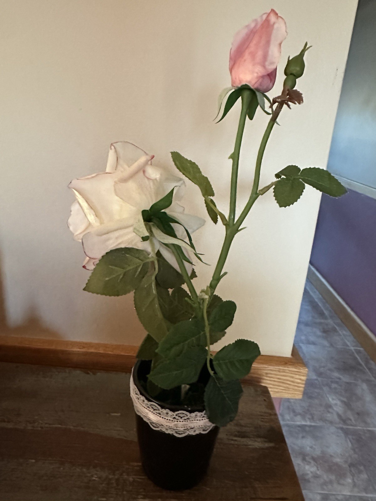 Alice In Wonderland Talking Flower Artificial Roses In Pot
