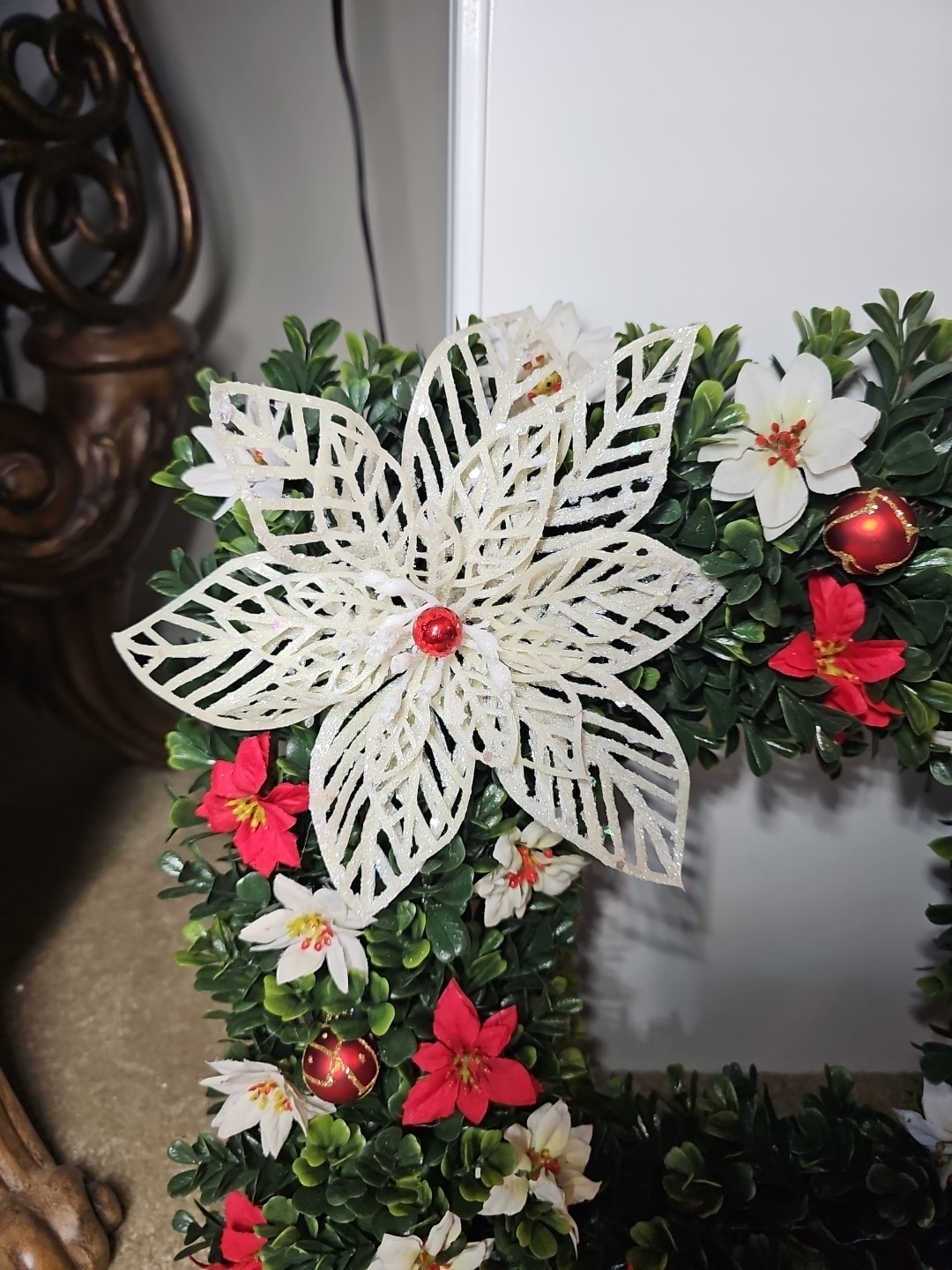 Stunning 16″ Tea Leaf and Poinsettia Artificial Square Holiday Wreath