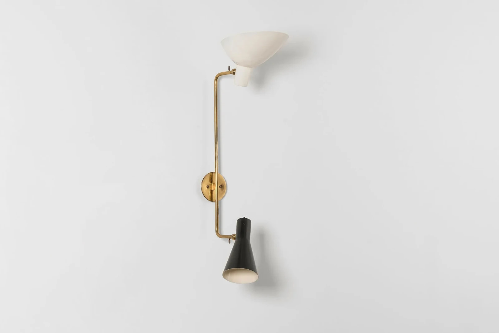 Gino Sarfatti and Vittoriano Viganò Wall light, model 199 (black and white versi