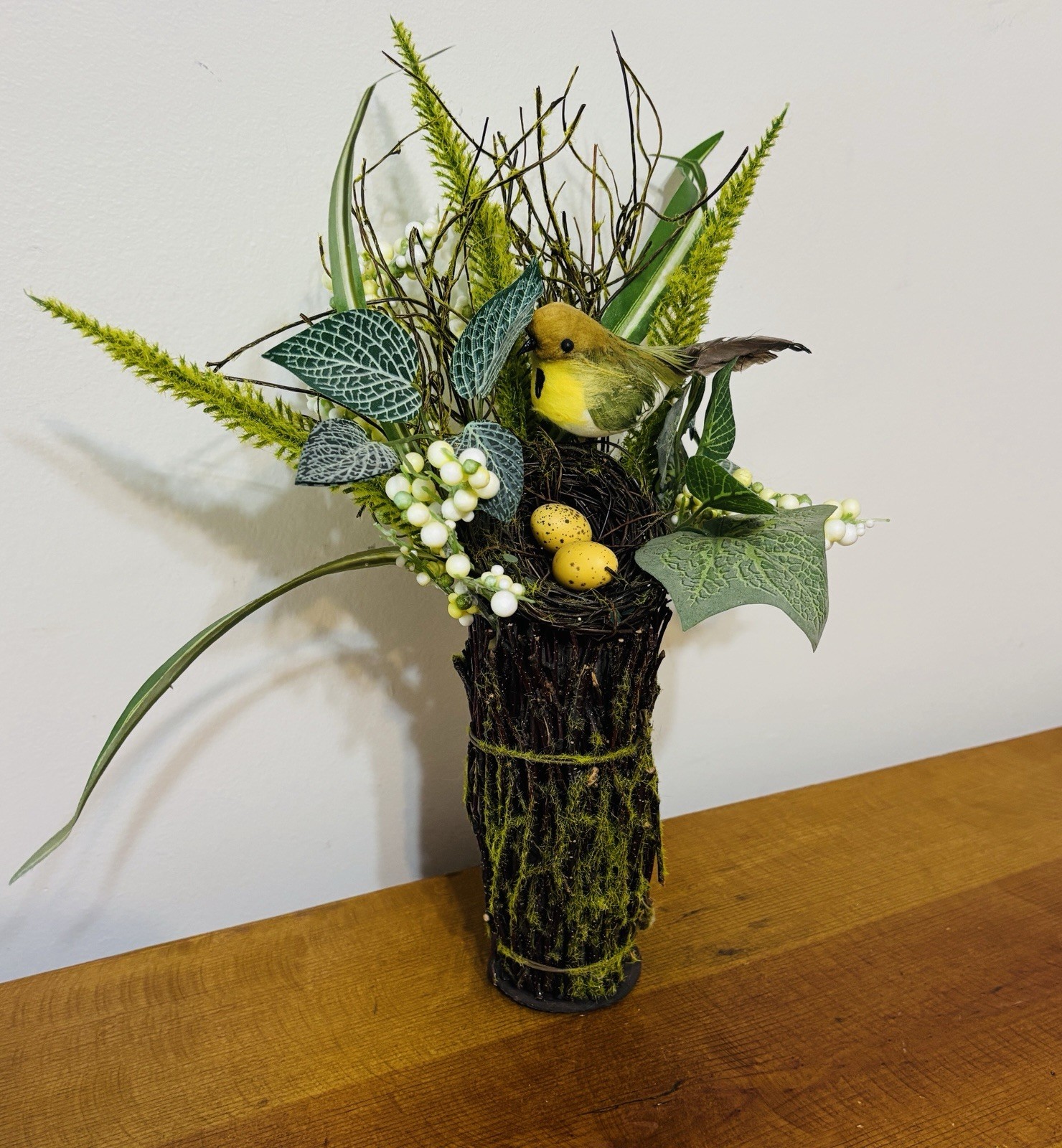 Artificial Grapevine Table Top Bird w Nest & Greenery Decor 14” tall