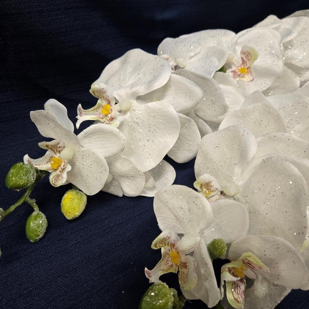 Faux White Flowers with Green Unopen Buds – Faux Flower Decor Silver Glitter