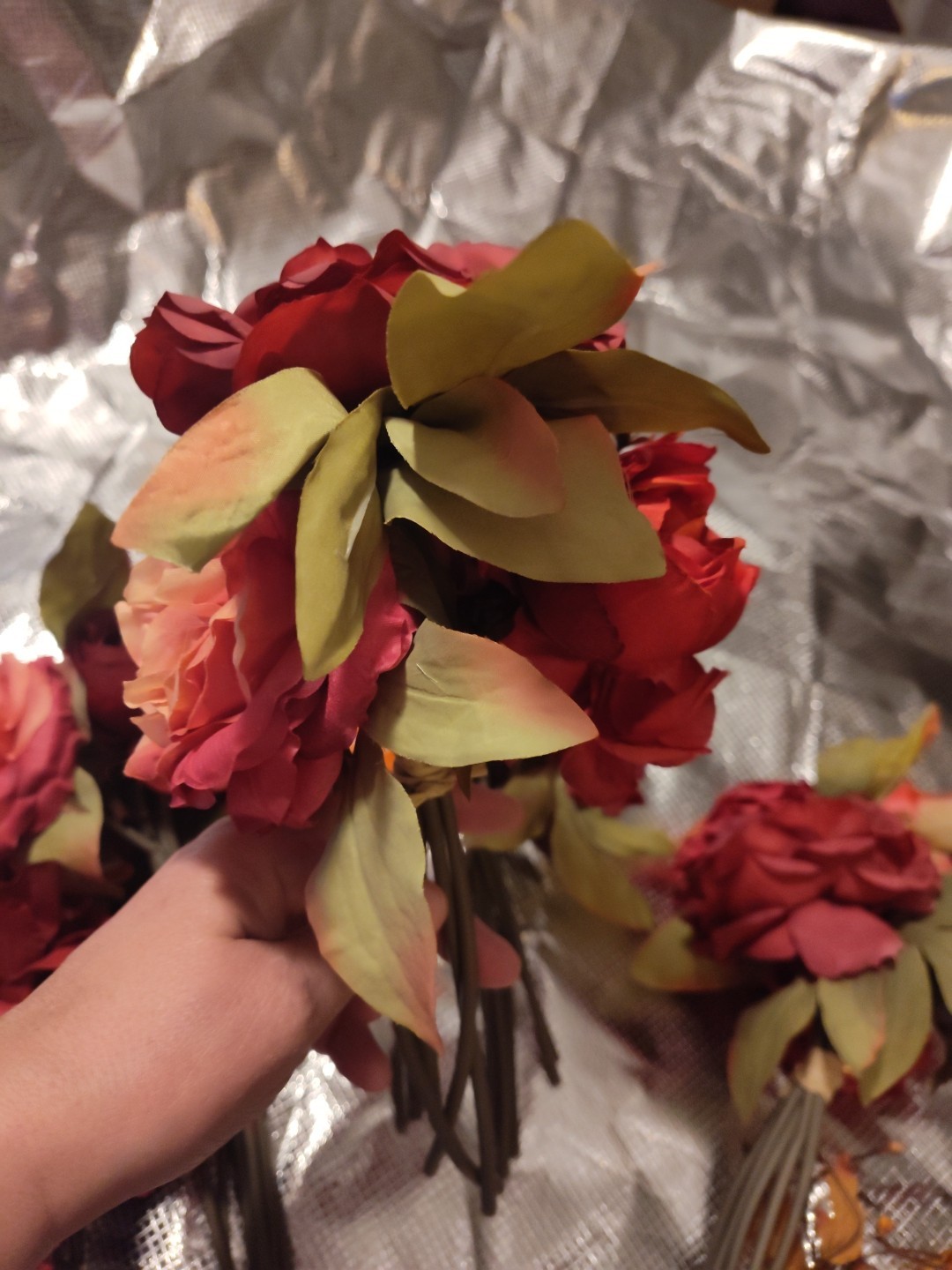 Multi Stem Box Of Faux Rose & Ranunculus Bouquets X6 Bundle & 1 Sm Fall Pick NWT