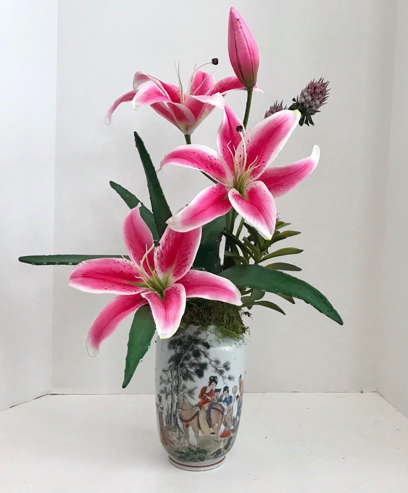 Floral Arrangement with Silk Premium Casablanca Lilys In a Toyo Geisha Vase
