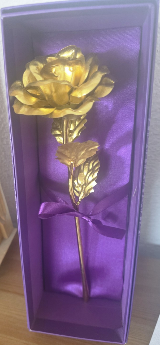 Gold Plastic Artificial Rose Flower Stem Door Decoration in Gift Box