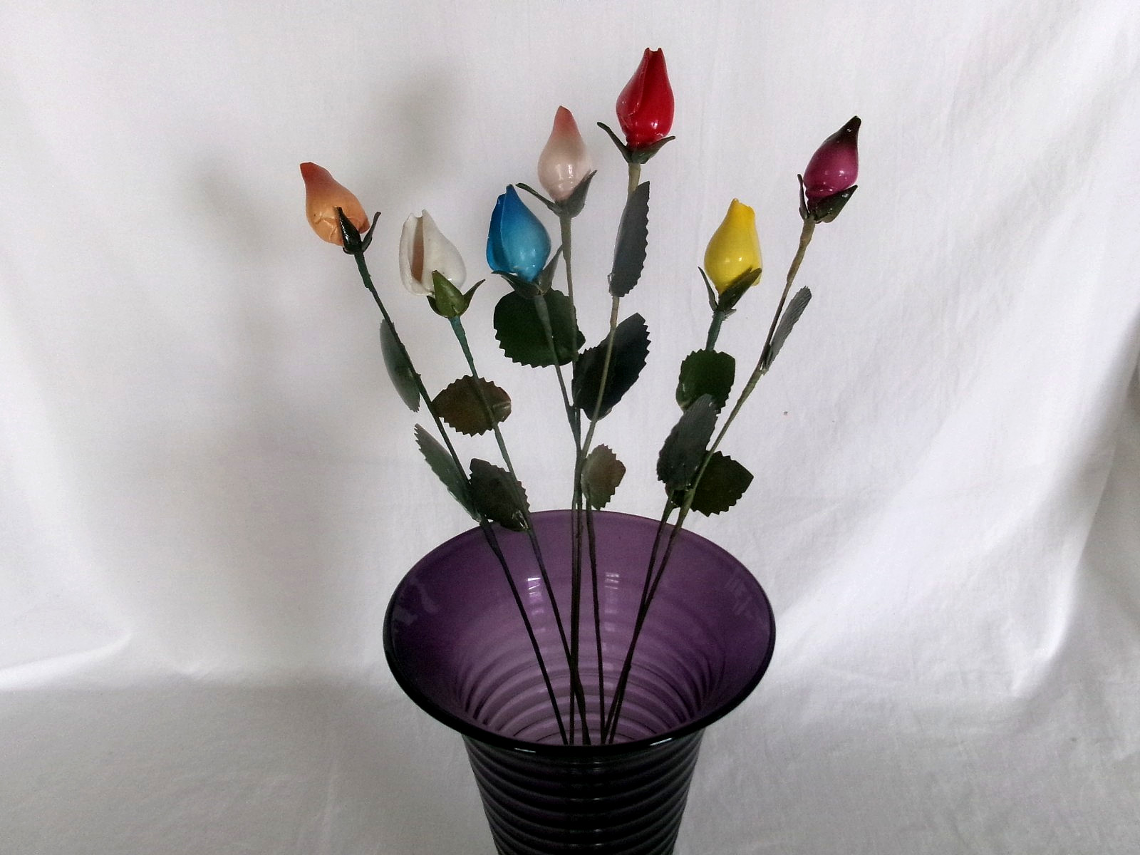 7 Multicolor Vintage SEASHELL ROSE BUD FLOWERS – 18″ Long