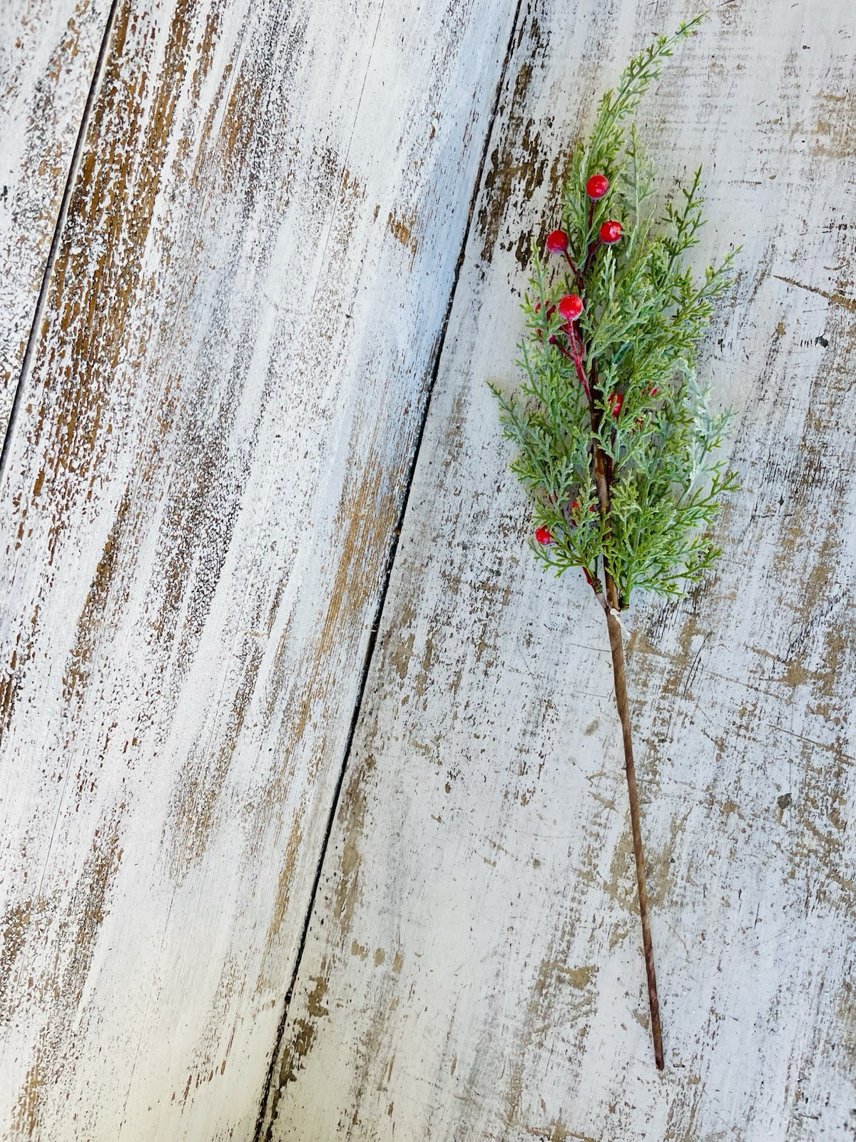 Snowy Cedar & Sugar Berry Spray
