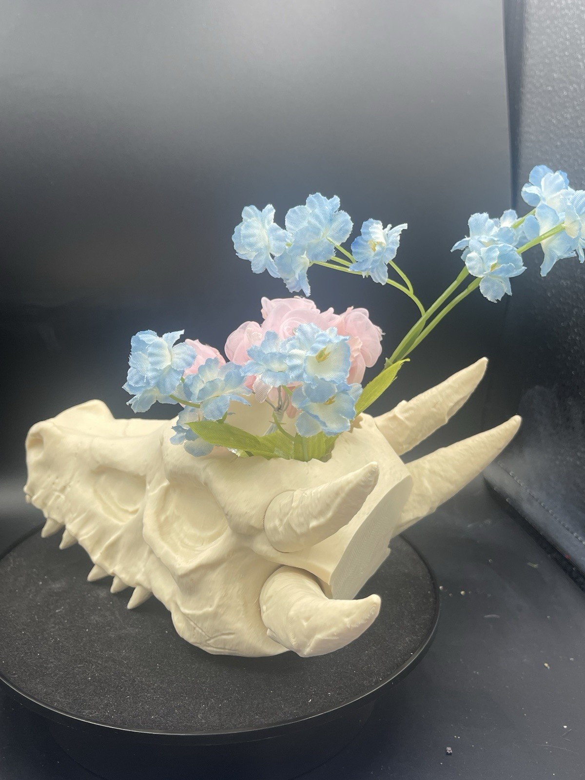 Deathroot – Planter! (Flowers not included)