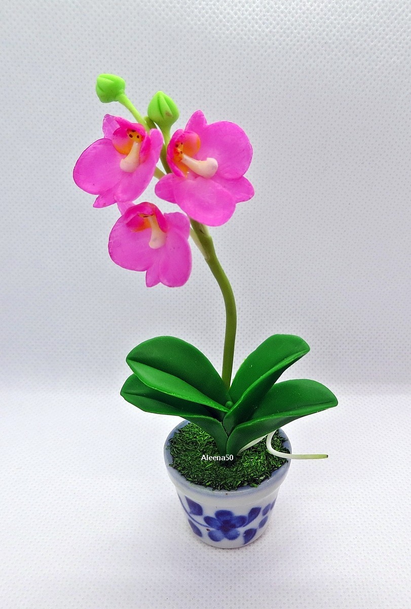 US Stock 4″H Handmade Air-Dry-Clay-Crafted Phalaenopsis Orchid Arranged in Pot