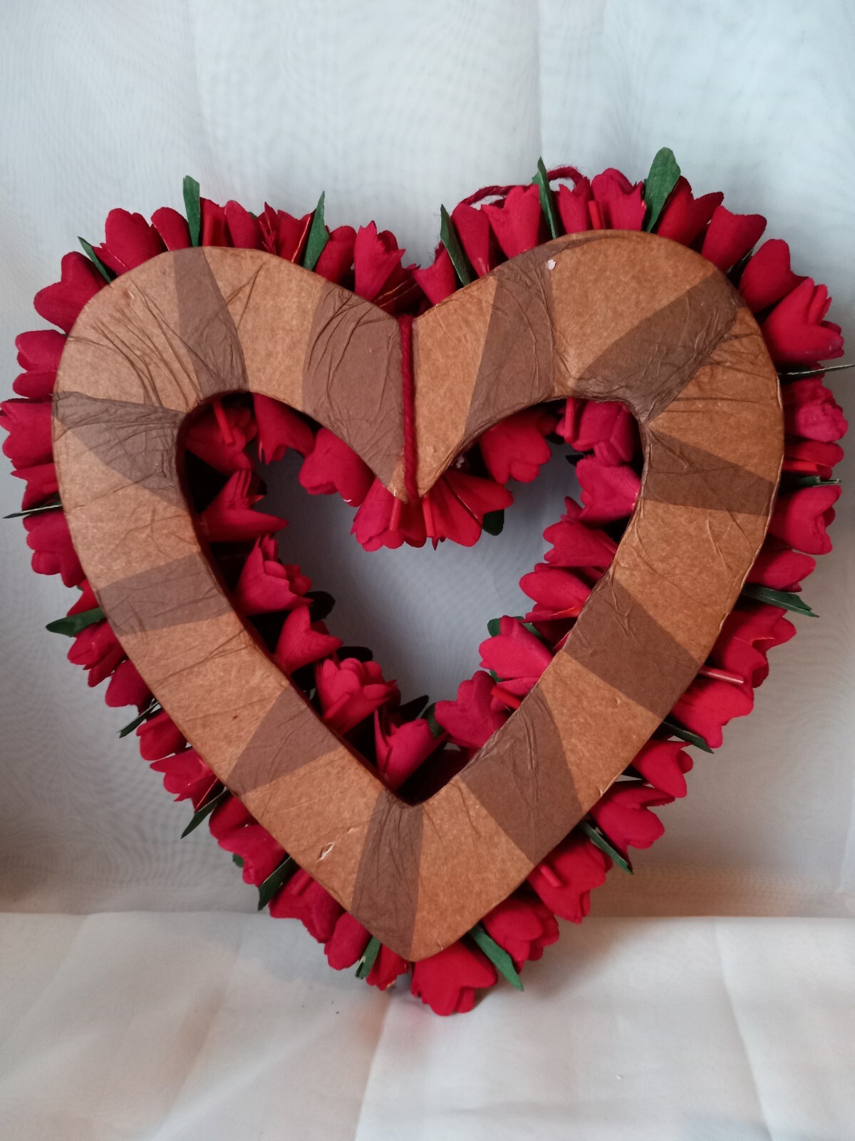 Lovely 14″×15″ Wooden Red Rose Floral Heart Shape Wall Hanging Wreath. #H
