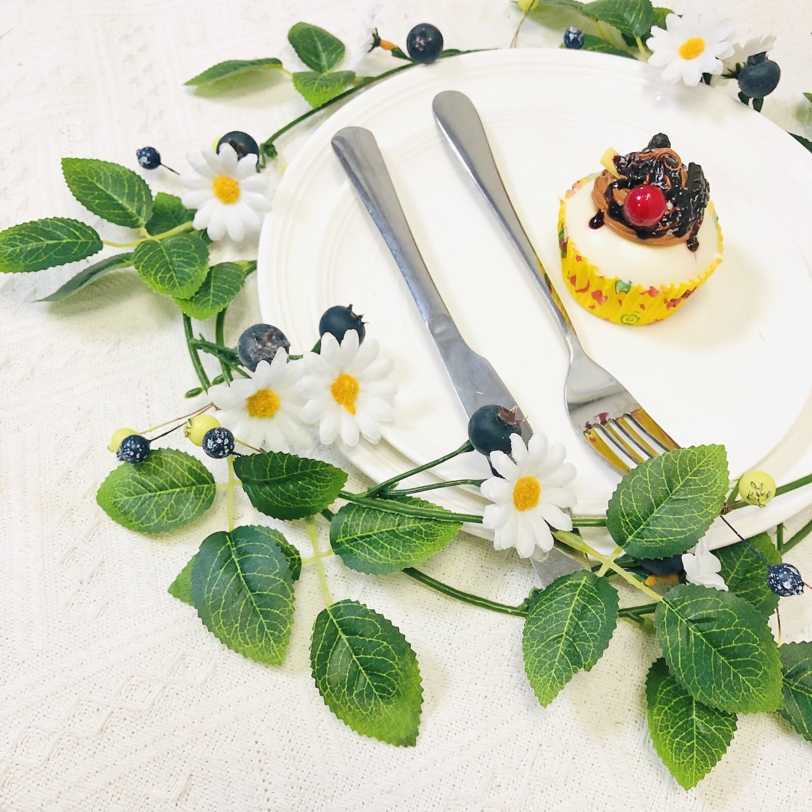 Artificial Blueberry Flowers Plant Vine Garland for Wedding Birthday Home Decor