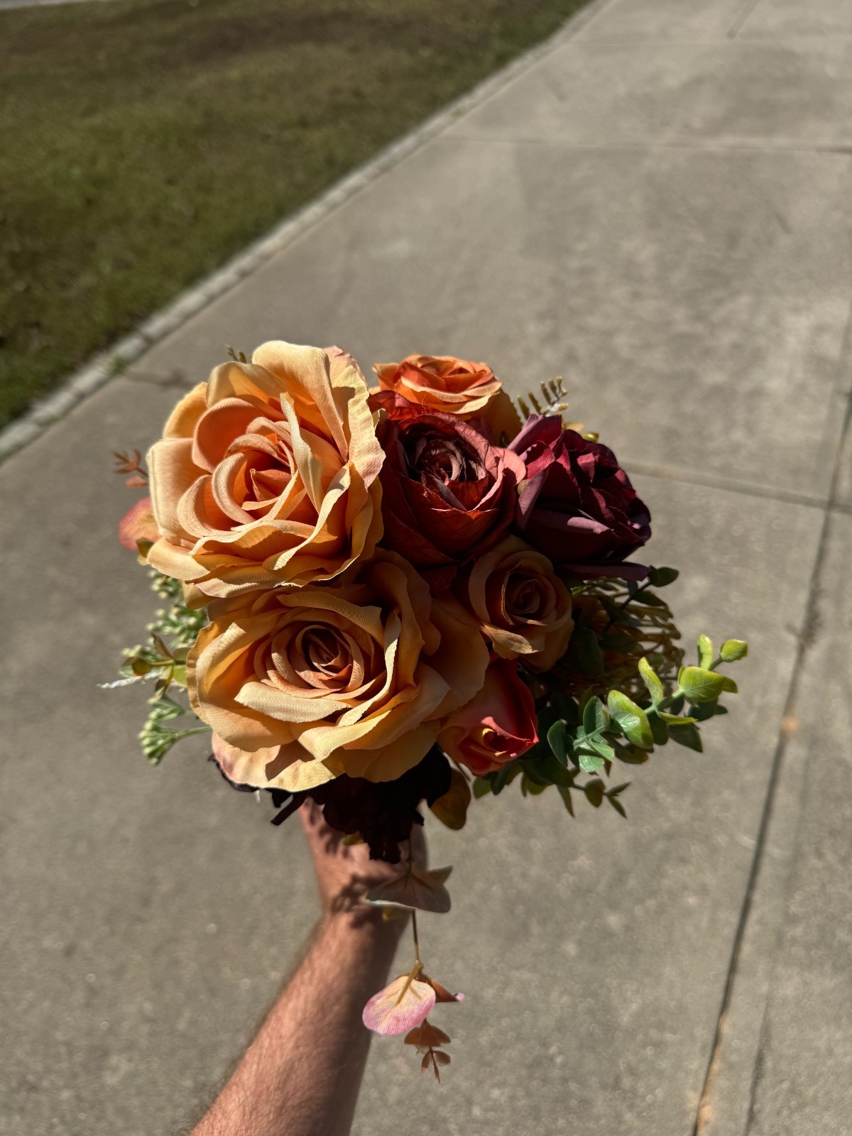 Faux/Artificial Festive & Holiday Decorative Flowers