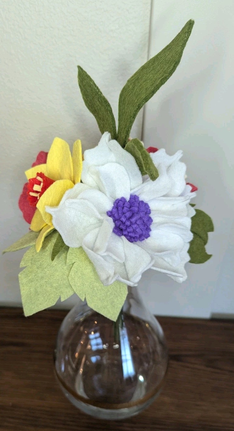 Beautiful Hand Cut Wool Blend Felt Flower Bouquet Gift Wrapped/Great Gift Idea!