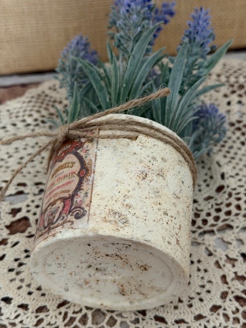 SMALL 8 1/2″ ARTIFICIAL PURPLE LAVENDER FLOWERS IN TEXTURED LITTLE POT W/ LABELS