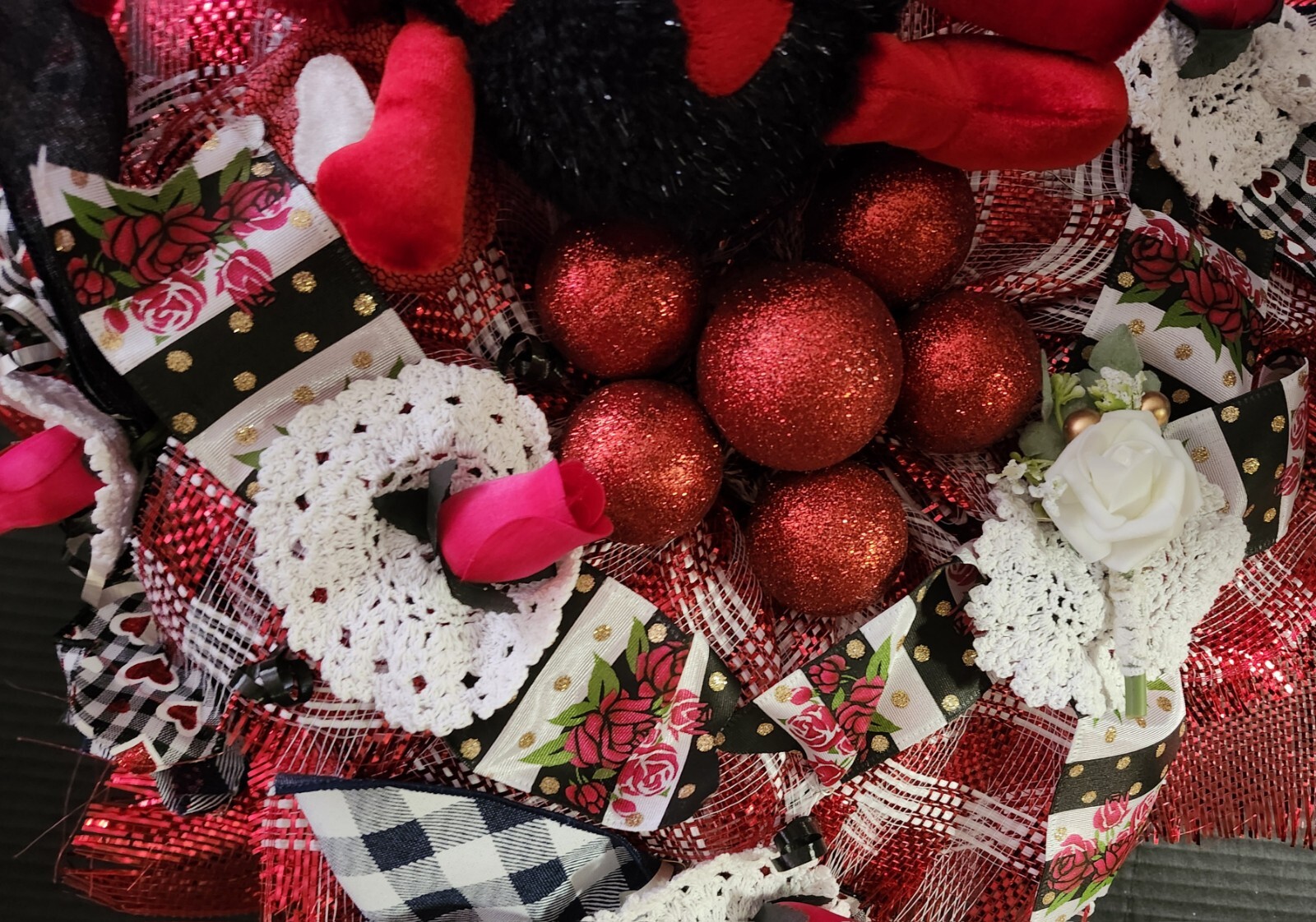 FREE Valentine Day Love Lady Bug Floral Roses Heart Ribbons 20″ Deco Mesh Wreath